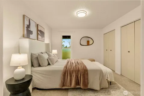 $284,999 | 1425 South Puget Drive, Unit I5, Renton, WA 98055