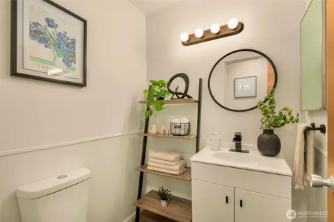 $284,999 | 1425 South Puget Drive, Unit I5, Renton, WA 98055