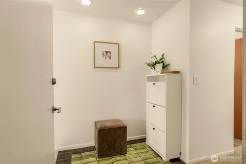 $284,999 | 1425 South Puget Drive, Unit I5, Renton, WA 98055