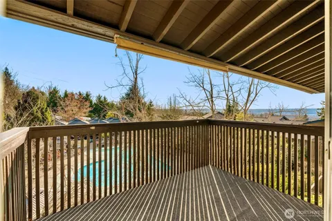 $284,999 | 1425 South Puget Drive, Unit I5, Renton, WA 98055