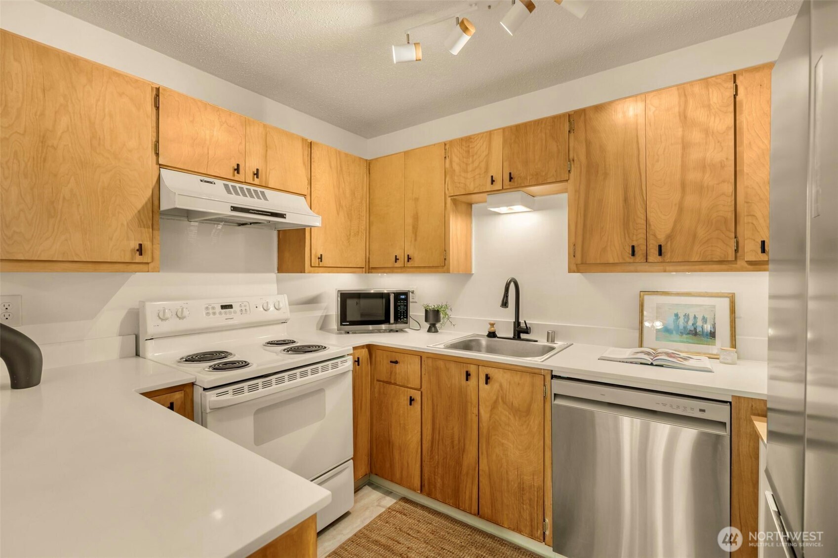 1425 South Puget Drive, Unit I5 Renton, WA 98055 - Photo 7 of 22