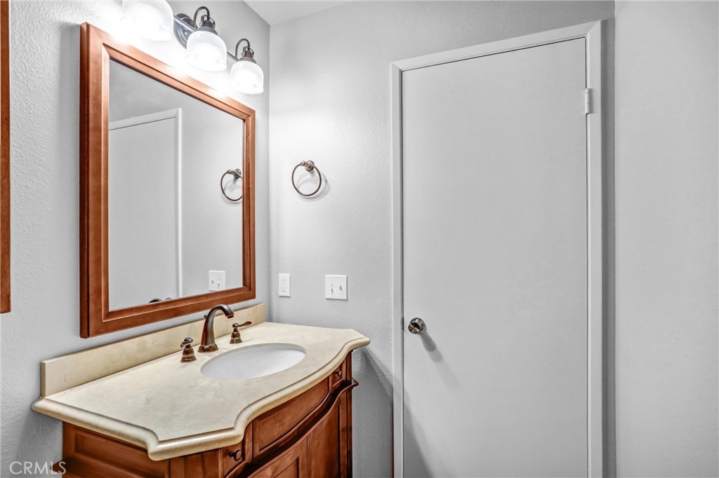 2891 Canyon Crest, Unit 15 Riverside, CA 92507 - Photo 15 of 28