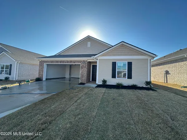 $275,990 | 45 Thorn Tree Street, Byhalia, MS 38611