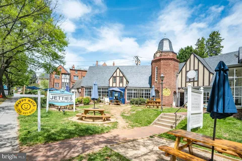 a view of outdoor space and entertaining space