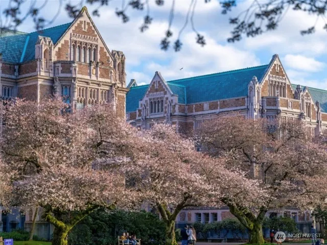 $325,000 | 905 Northeast 43rd Street, Unit 311, Seattle, WA 98105