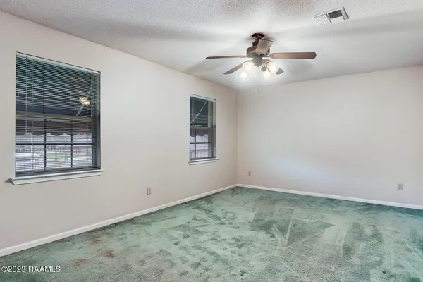 $1,800 | 101 Chateau Place, Lafayette, LA 70503