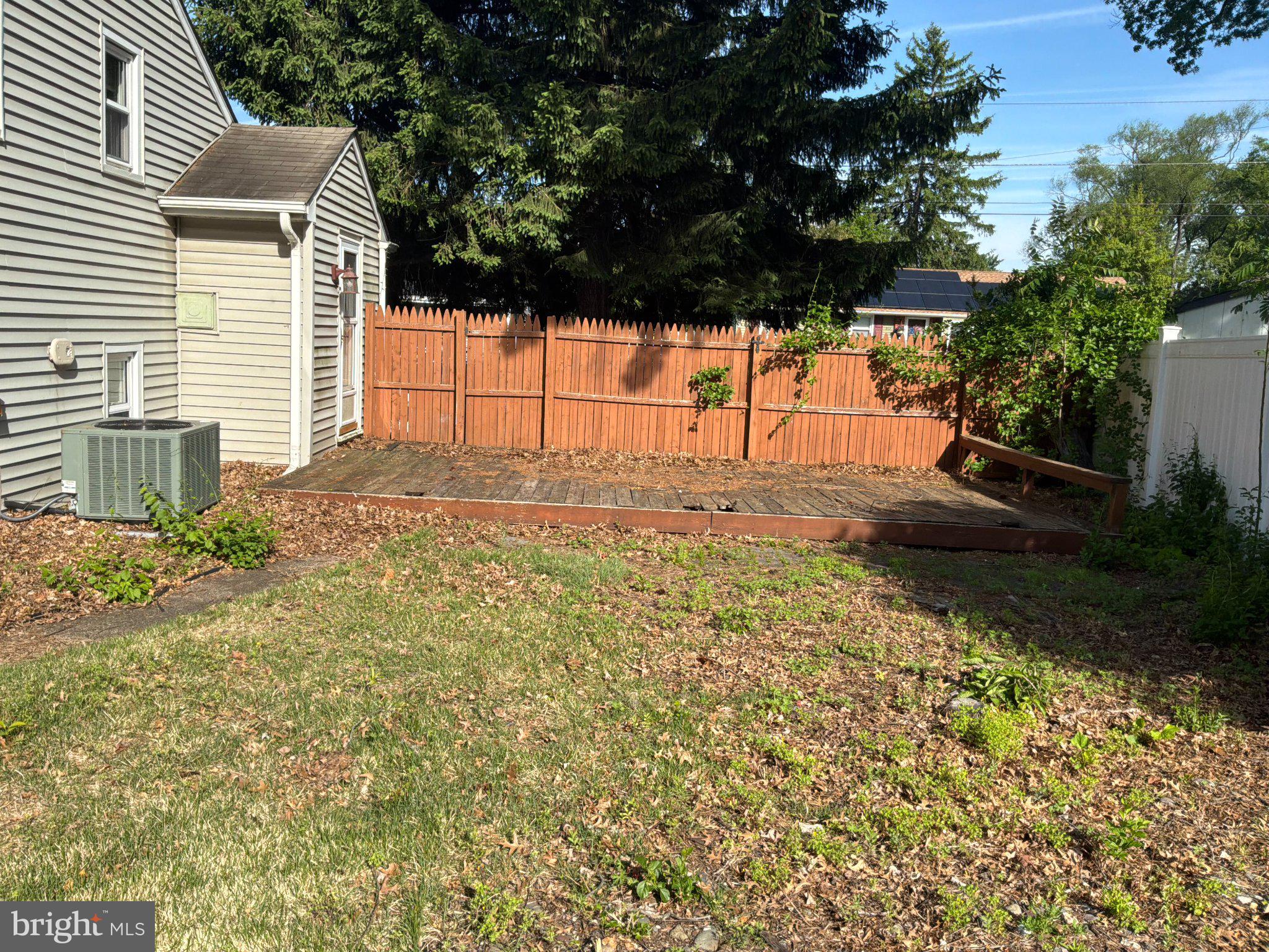 812 Colby Avenue Delran, NJ 08075 - Photo 17 of 17 Inviting backyard retreat awaits you.