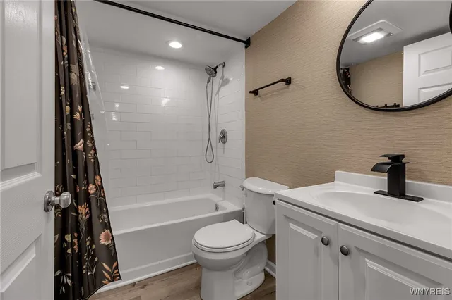 $699,900 | 190 Mill Street, Amherst, NY 14221