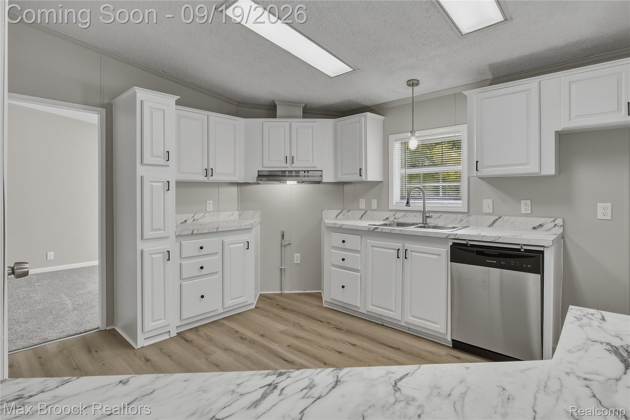 2267 Howe Road Burton, MI 48519 - Photo 15 of 68 IMG_2820.JPG