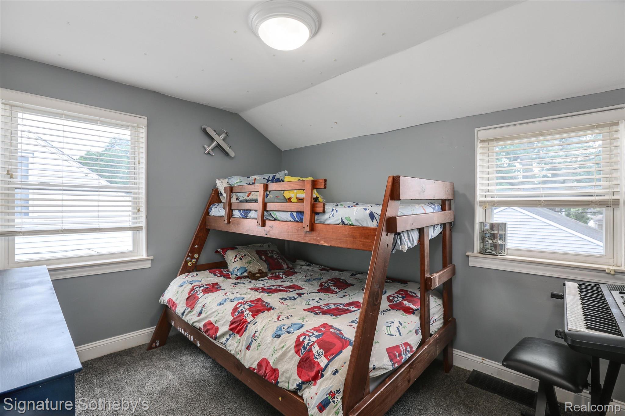 2147 Hampton Road Grosse Pointe, MI 48236 - Photo 13 of 19 Gallery Image 13