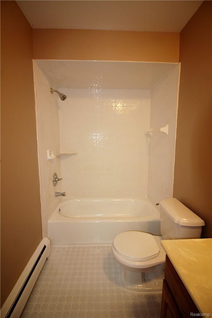 13670 Farm Road Belleville, MI 48111 - Photo 20 of 46 IMG_5807.JPG