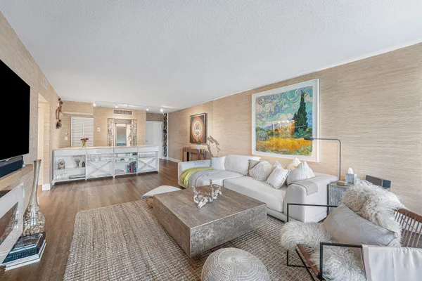 $2,950 | 3450 South Ocean Boulevard, Unit 1050, Palm Beach, FL 33480