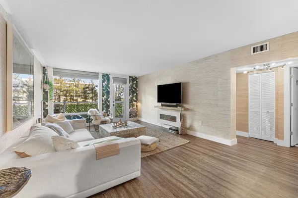$2,950 | 3450 South Ocean Boulevard, Unit 1050, Palm Beach, FL 33480
