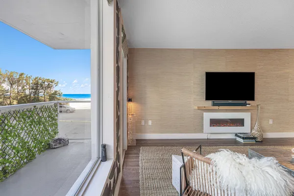 $2,950 | 3450 South Ocean Boulevard, Unit 1050, Palm Beach, FL 33480