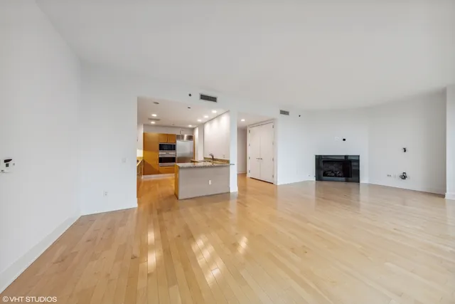 $7,300 | 401 North Wabash Avenue, Unit 46H, Chicago, IL 60611