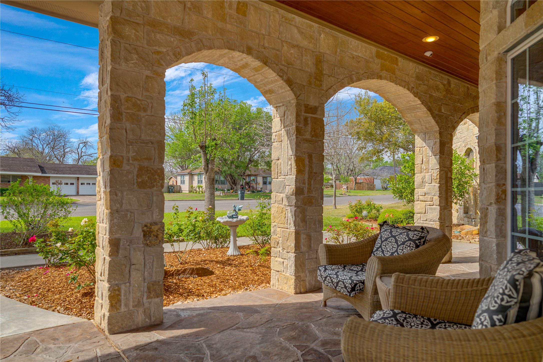 202 West North Street Weimar, TX 78962 - Photo 4 of 31