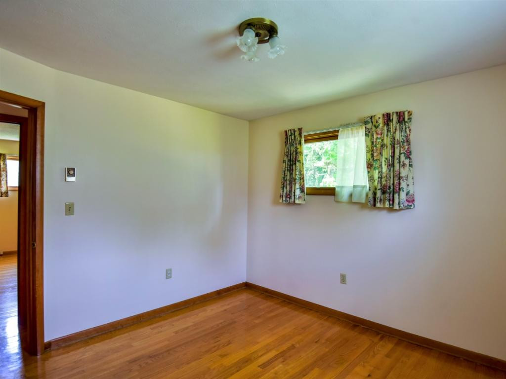 537 Bays View Road Kingsport, TN 37660 - Photo 25 of 36 Photo 25