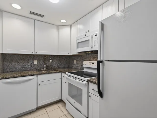 $359,999 | 1820 South Ocean Boulevard, Delray Beach, FL 33483