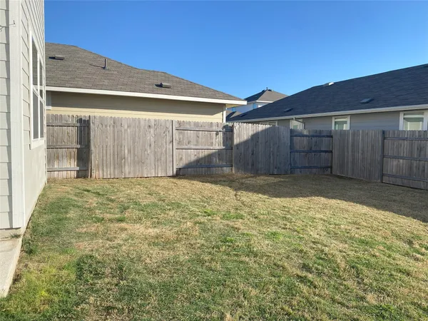 $1,940 | 211 Living Reef Drive, Maxwell, TX 78656
