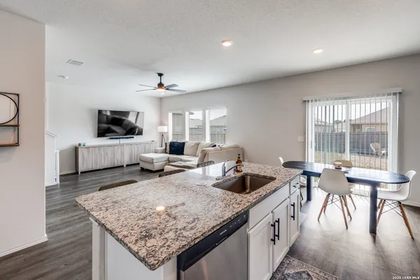 $1,850 | 1144 Whitneyway Lane, New Braunfels, TX 78130