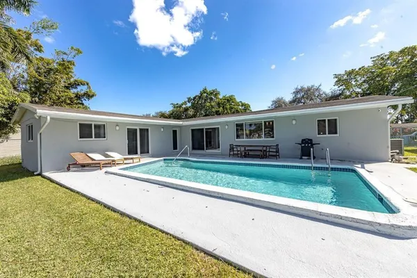 $4,550 | 475 Northeast 142nd Street, North Miami, FL 33161