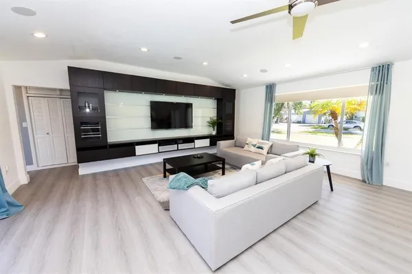 $4,550 | 475 Northeast 142nd Street, North Miami, FL 33161