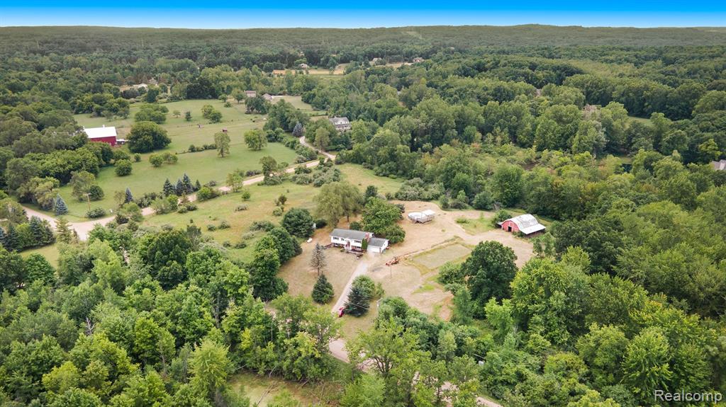 11358 Tipsico Lake Road Fenton, MI 48430 - Photo 28 of 34