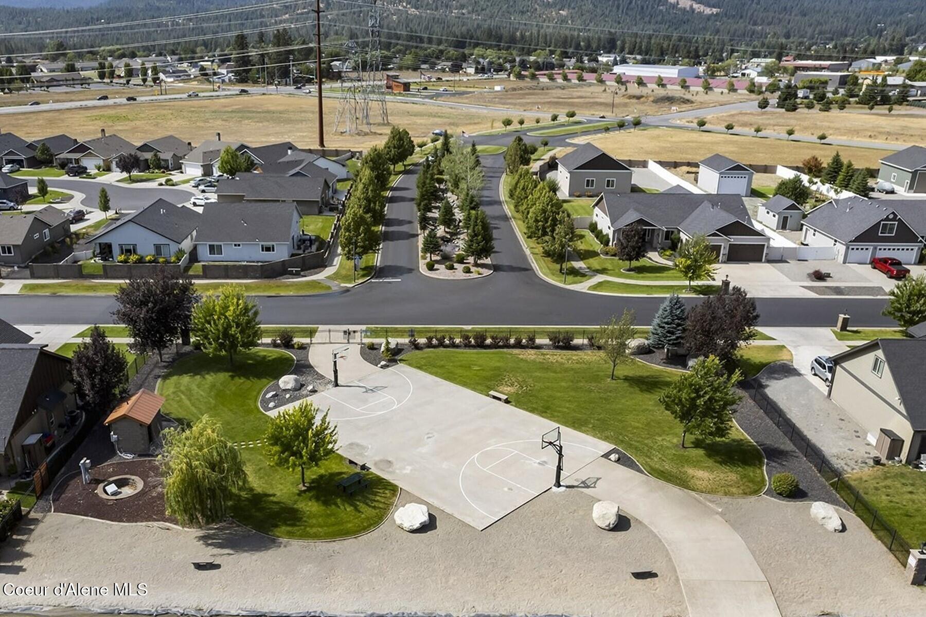 13439 North Shimmering Court Rathdrum, ID 83858 - Photo 22 of 52 Community area