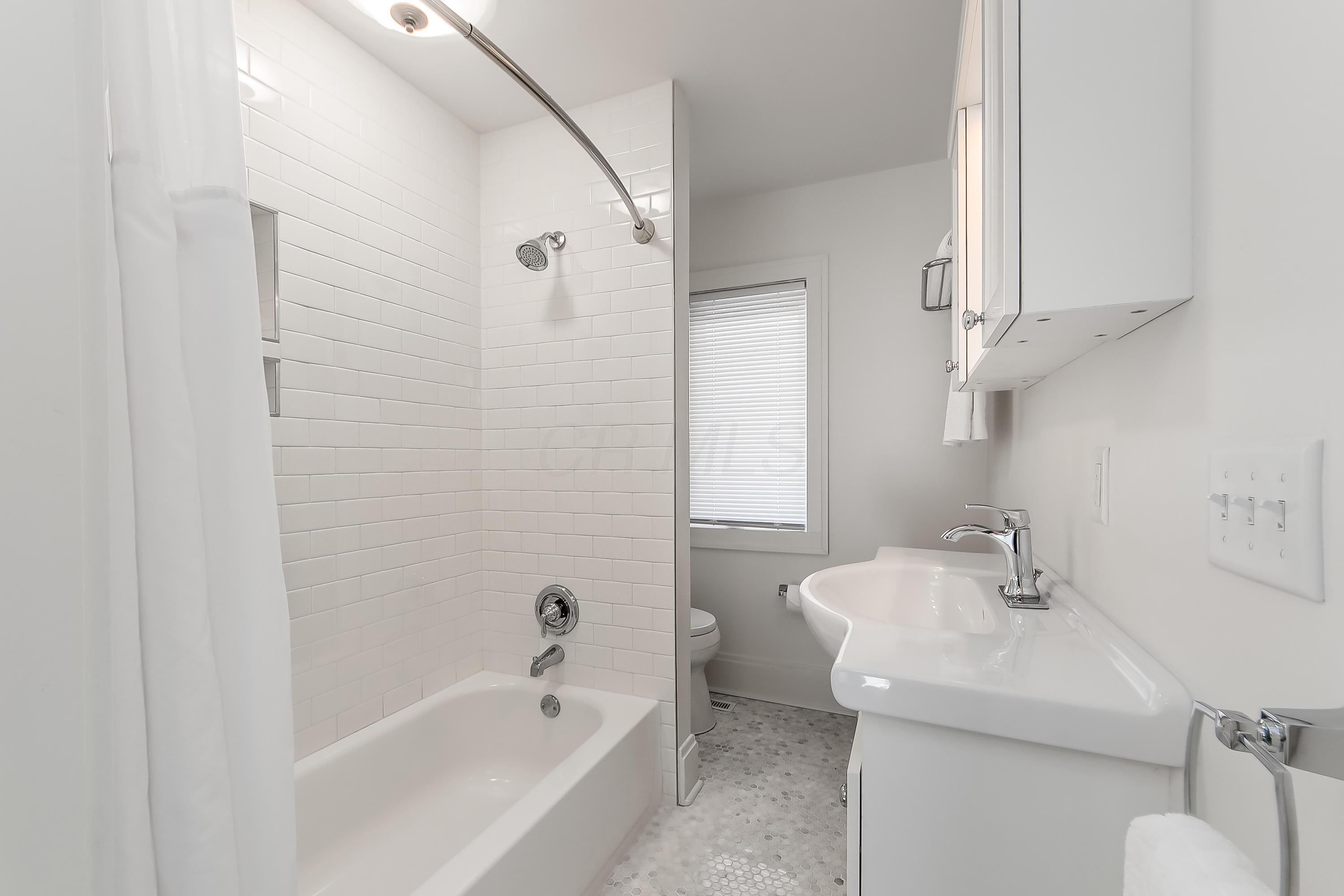 125 East Pacemont Road Columbus, OH 43202 - Photo 20 of 32 Gallery Image 20