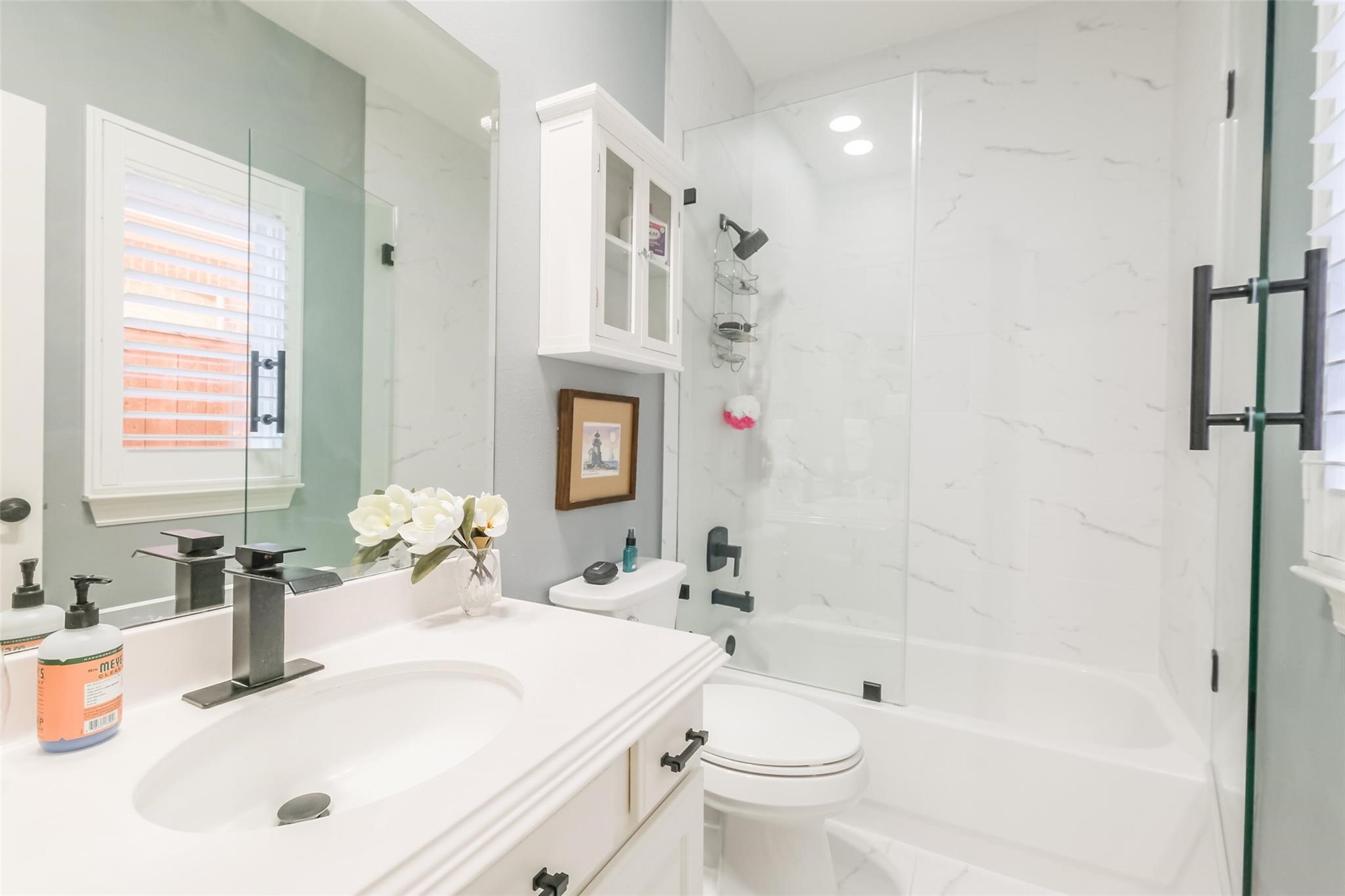 11413 Gallant Ridge Lane Houston, TX 77082 - Photo 44 of 50 Guest bathroom