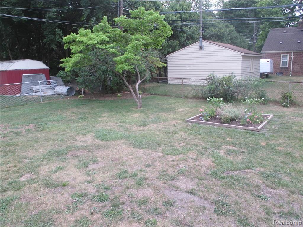9605 Merriman Road Livonia, MI 48150 - Photo 27 of 27 Large Fenced in Yard