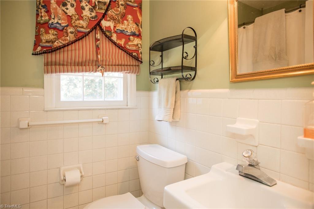 947 Nottingham Road High Point, NC 27262 - Photo 19 of 41 Gallery Image 19
