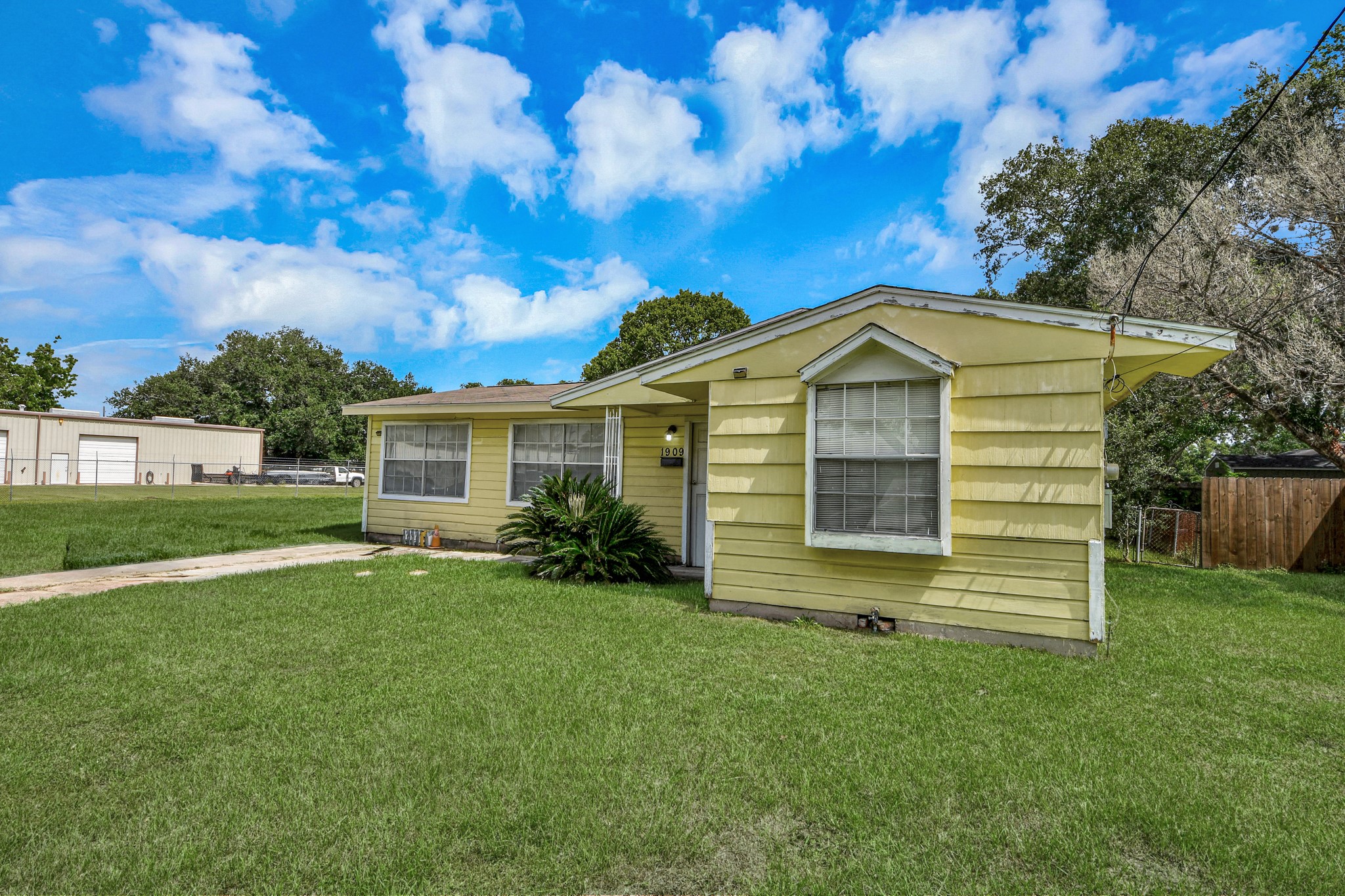 1909 Brooks Avenue Rosenberg, TX 77471 - Photo 5 of 45