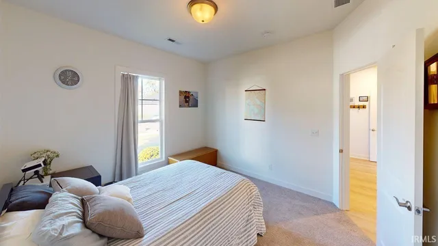 $289,700 | 1403 Hunters Crossing Circle, Huntingburg, IN 47542