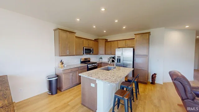 $289,700 | 1403 Hunters Crossing Circle, Huntingburg, IN 47542