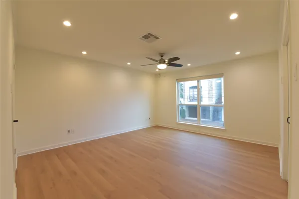 $2,900 | 5103 Austin Street, Houston, TX 77004