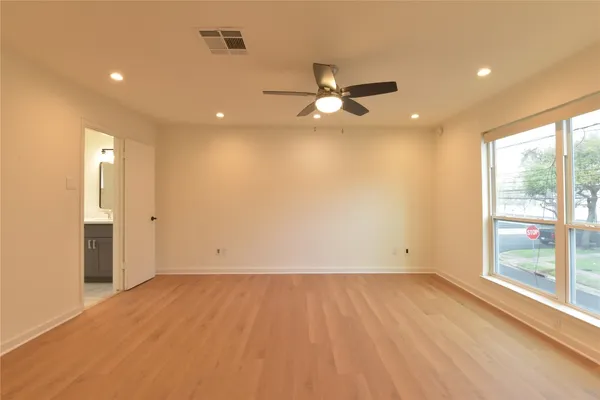 $2,900 | 5103 Austin Street, Houston, TX 77004