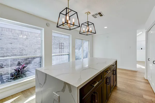 $2,900 | 5103 Austin Street, Houston, TX 77004