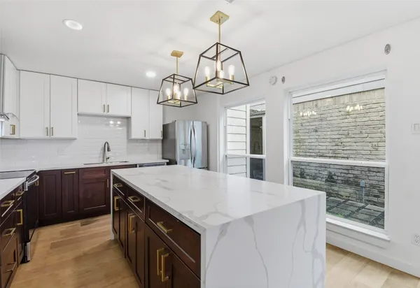 $2,900 | 5103 Austin Street, Houston, TX 77004