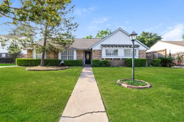 $1,970 | 222 Magic Oaks Drive, Spring, TX 77388
