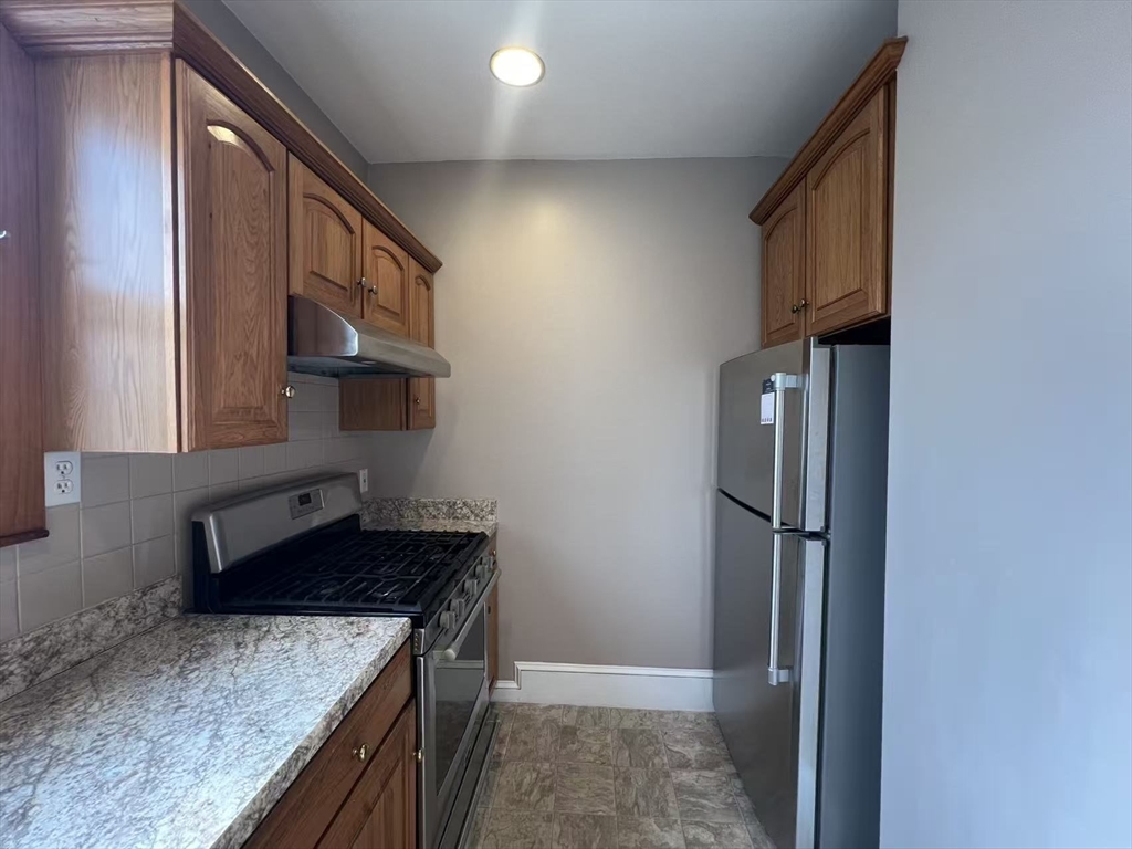 9 St James Road, Unit 9 Medford, MA 02155 - Photo 8 of 14