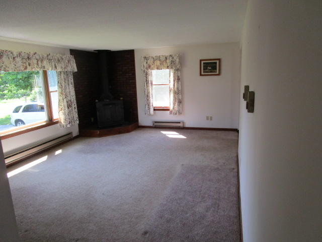 72 Twitchell Road Plymouth, ME 04969 - Photo 5 of 25 Living Room