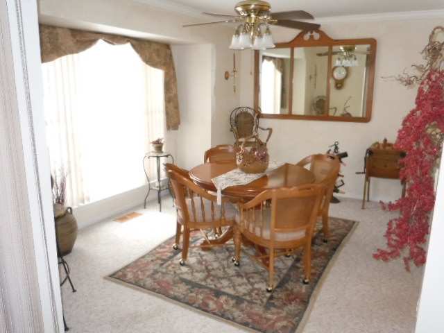 1645 B Huntington Park Rochester, MI 48309 - Photo 7 of 24 31091072-6.JPG