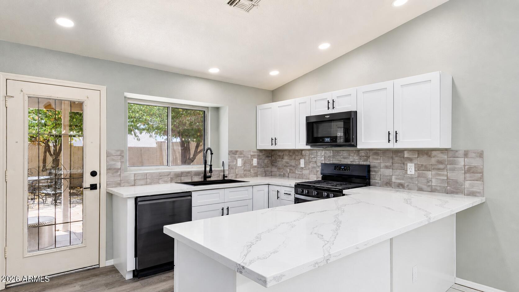 2624 North Ricardo Mesa, AZ 85215 - Photo 3 of 23