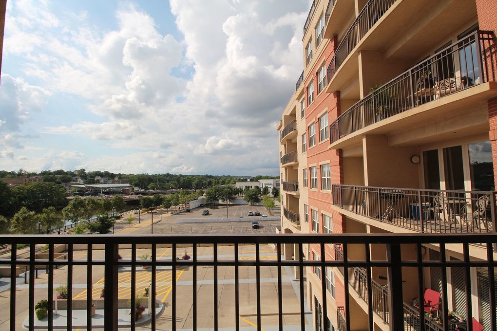 50 South Grove Avenue, Unit 410 Elgin, IL 60120 - Photo 11 of 12 a view of city from a balcony