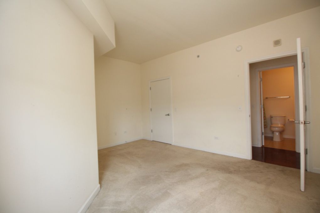 50 South Grove Avenue, Unit 410 Elgin, IL 60120 - Photo 6 of 12 a view of an empty room