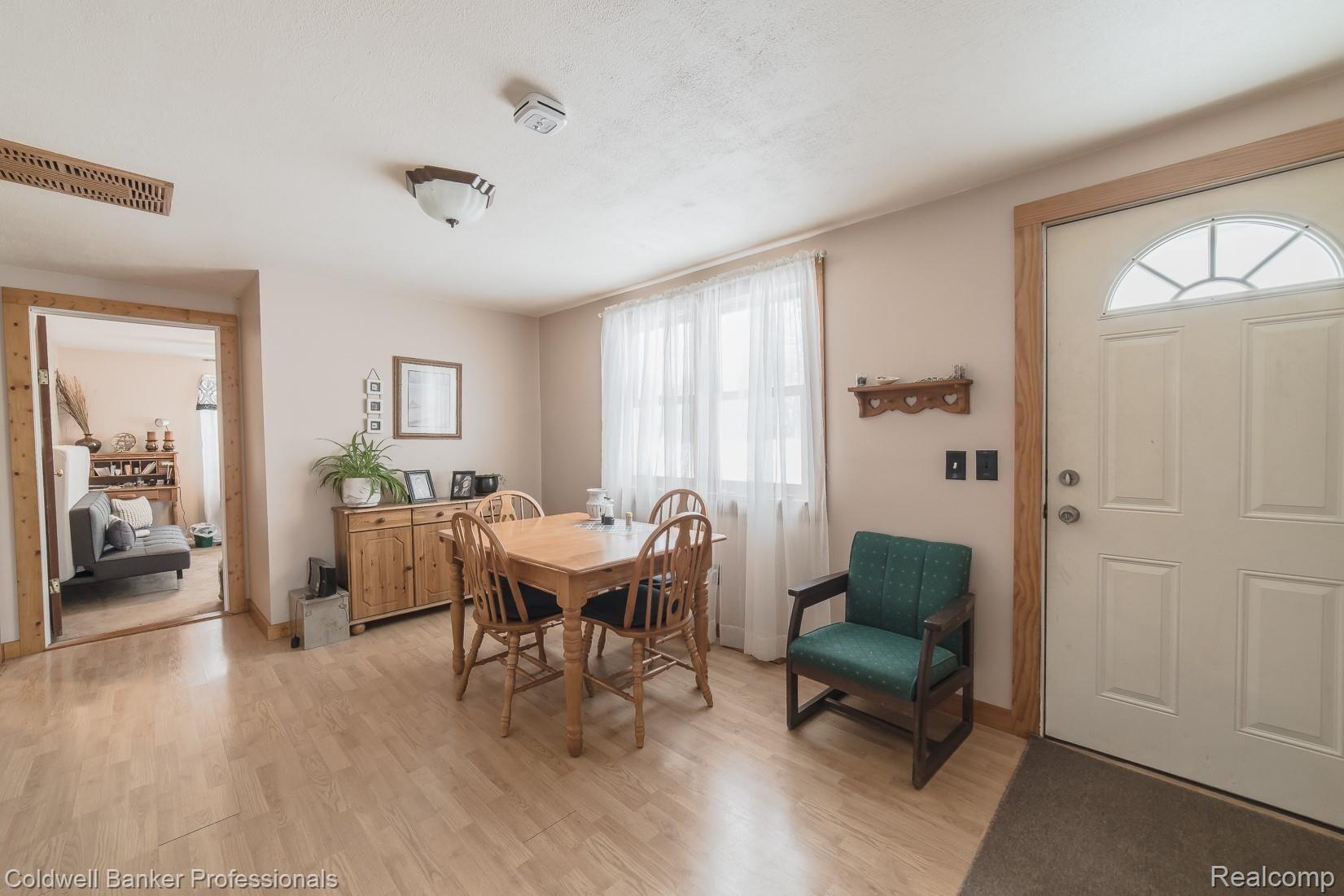 171 South Elba Road Lapeer, MI 48446 - Photo 10 of 26 171 S Elba Rd-11.jpg