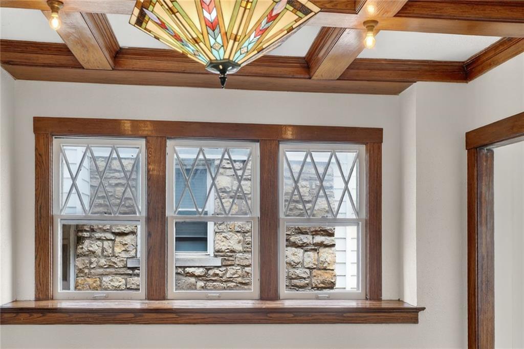 3304 West Coleman Road Kansas City, MO 64111 - Photo 7 of 20