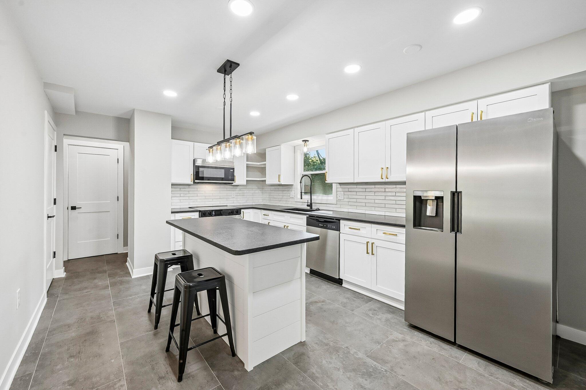 957 Old Farm Road Columbus, OH 43213 - Photo 9 of 43 10