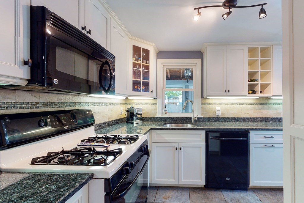 1 Elmhurst Road Stoneham, MA 02180 - Photo 9 of 26 Gallery Image 9